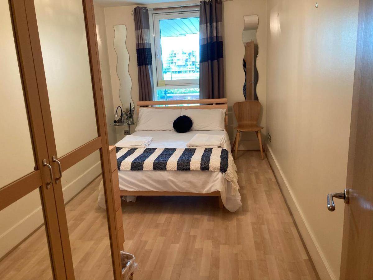 St George Wharf Apartment Лондон Экстерьер фото